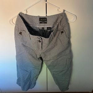 Black and white capri pants